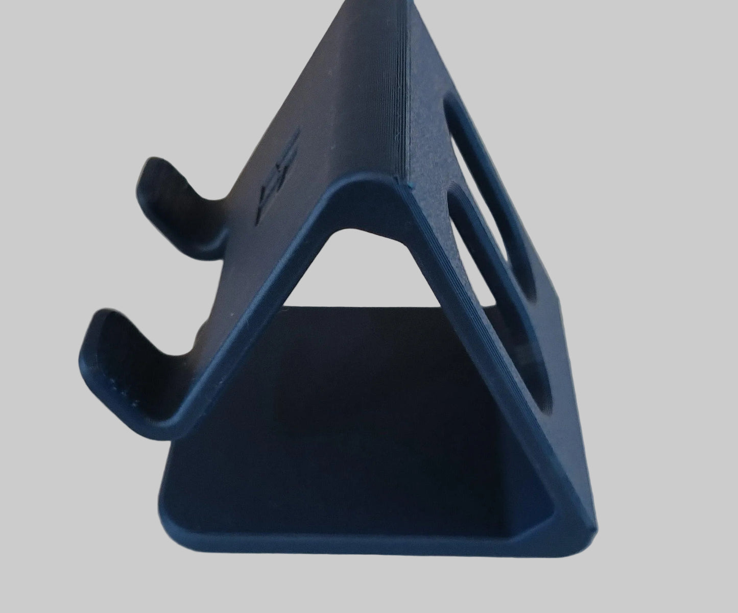 Suport Universal pentru Telefon și Tabletă - Fixare Stabilă - Print 3D