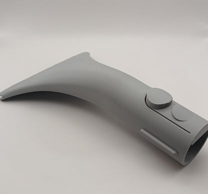 Accesoriu lat compatibil aspirator Dyson, imprimat 3D în România. Ideal pentru suprafețe mari, curățare rapidă și eficientă în casă.