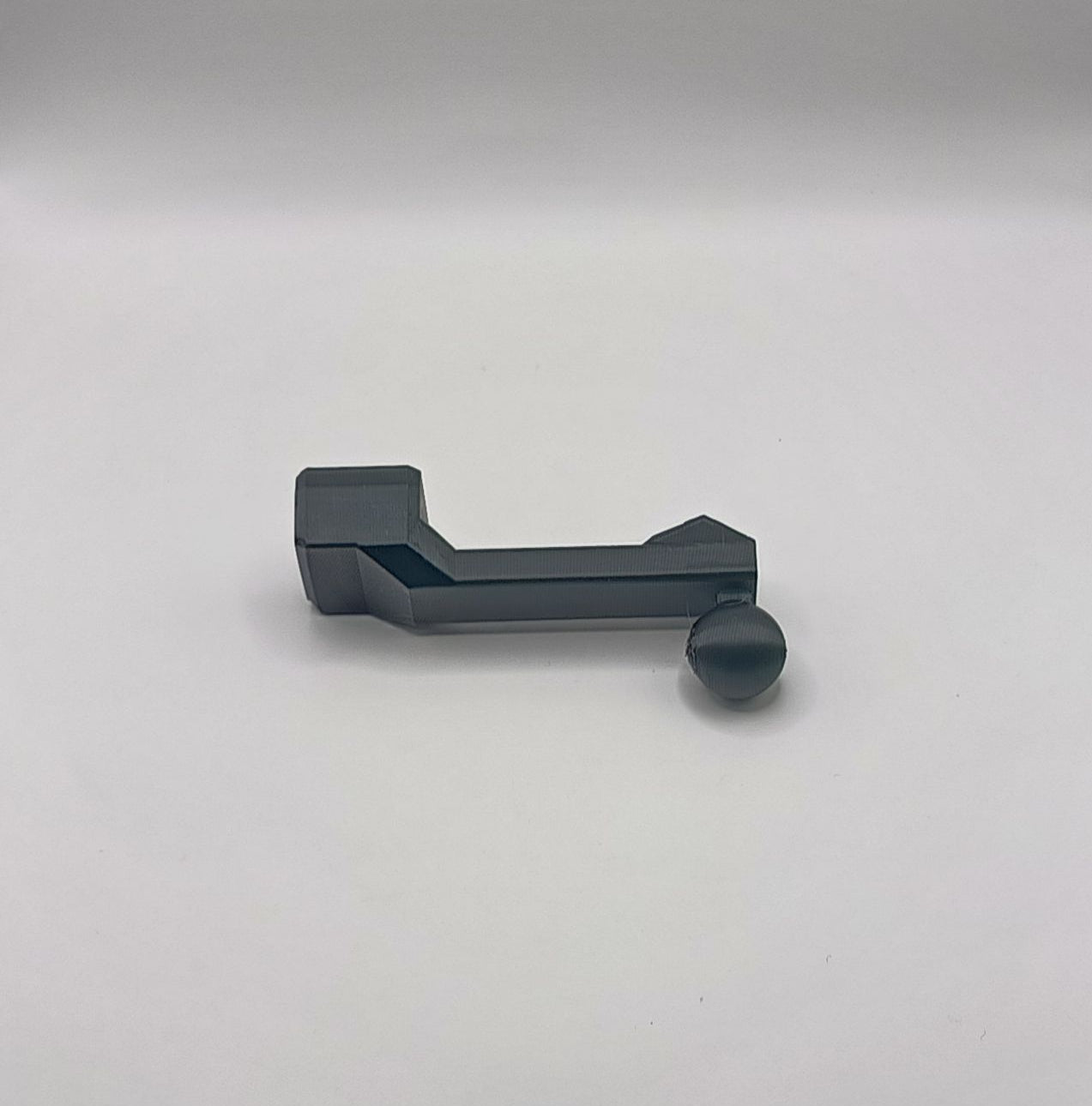 Adaptor YouClip Dacia cu bilă 17mm și braț înălțat 7cm realizat prin imprimare 3D din PETG negru
