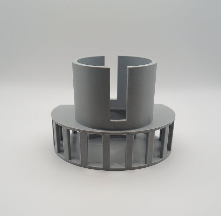 Deflector aer cald pentru rulotă realizat din PETG rezistent termic, culoare negru mat, design ergonomic pentru direcționarea fluxului de aer