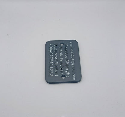 ID Tag rigid pentru geanta de calatorie cu text in relief rezistent la stergere si uzura