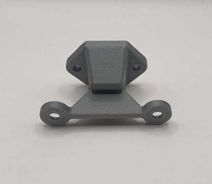 Sistem de fixare prin clipsare format din două piese pentru ușa exterioară a rulotei.