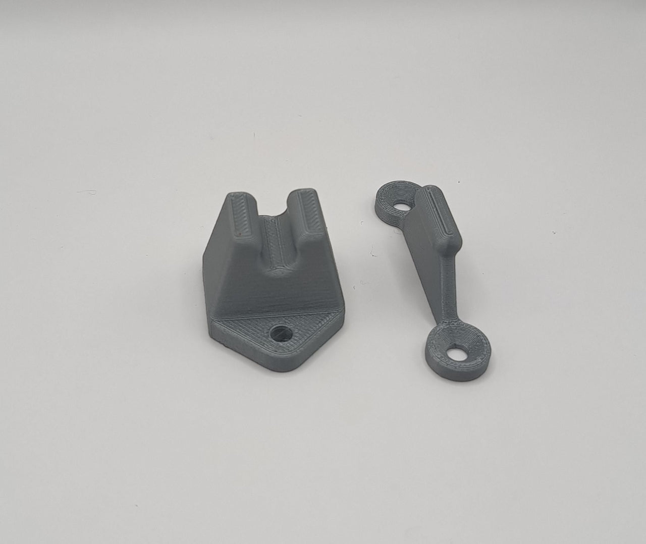 Accesoriu Blocator Opritor Ușă Compatibil Rulotă sau Camper – Print 3D PETG