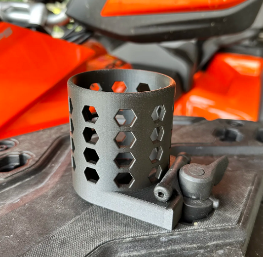Suport de bauturi parametric cu decupaje hexagonale anti-noroi pentru ATV CForce