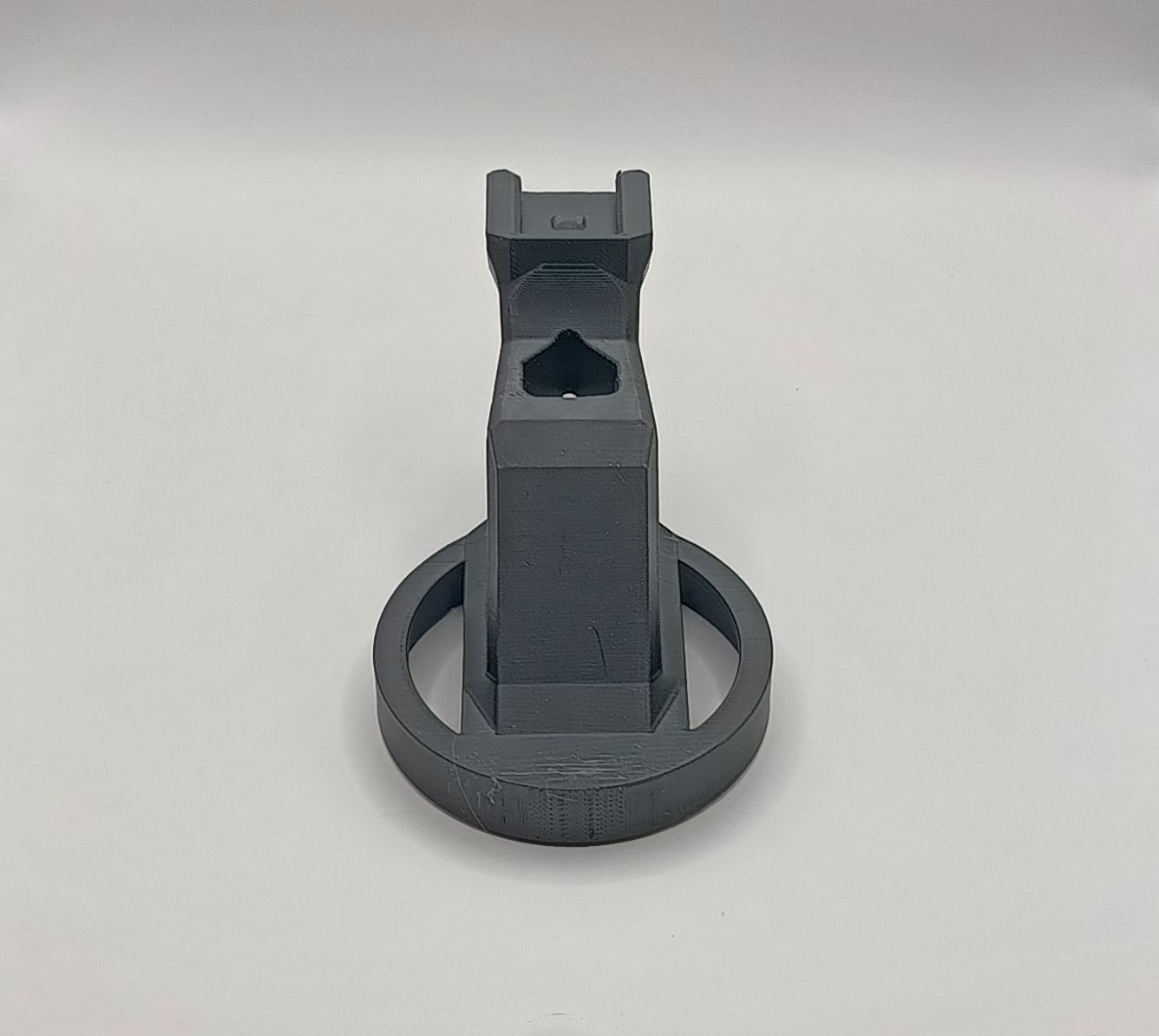 Suport telefon Dacia YouClip compatibil MagSafe iPhone, accesoriu auto printat 3D din PETG durabil pentru bord Dacia
