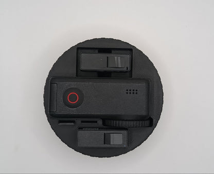 Compartimentare inteligenta printata 3D Atelierulde3d care mentine camera DJI Action, bateriile si cardurile MicroSD fixe si sigure